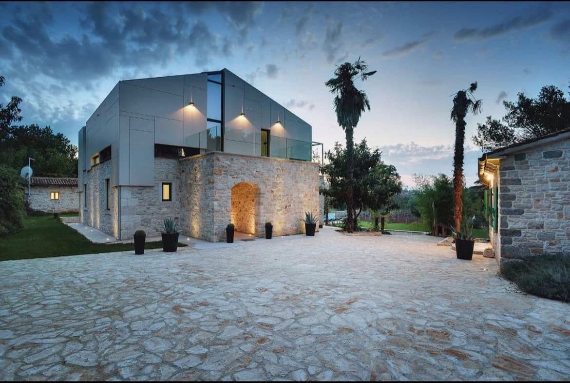 Modern Stone House 280m²